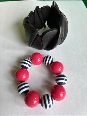 Big bold black chunky retro style wooden bracelets lot & pink beaded bracelet OS